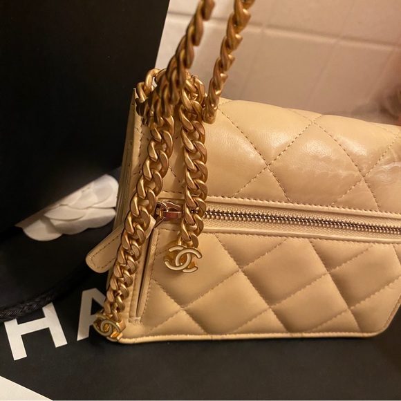 🪴 NIB CHANEL mini bag crossbody clutch gold yellow pending cc - Picture 9 of 11